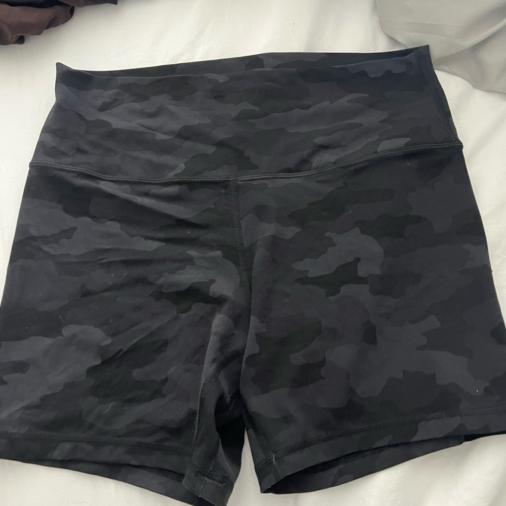 Size 12 lululemon align short 6’